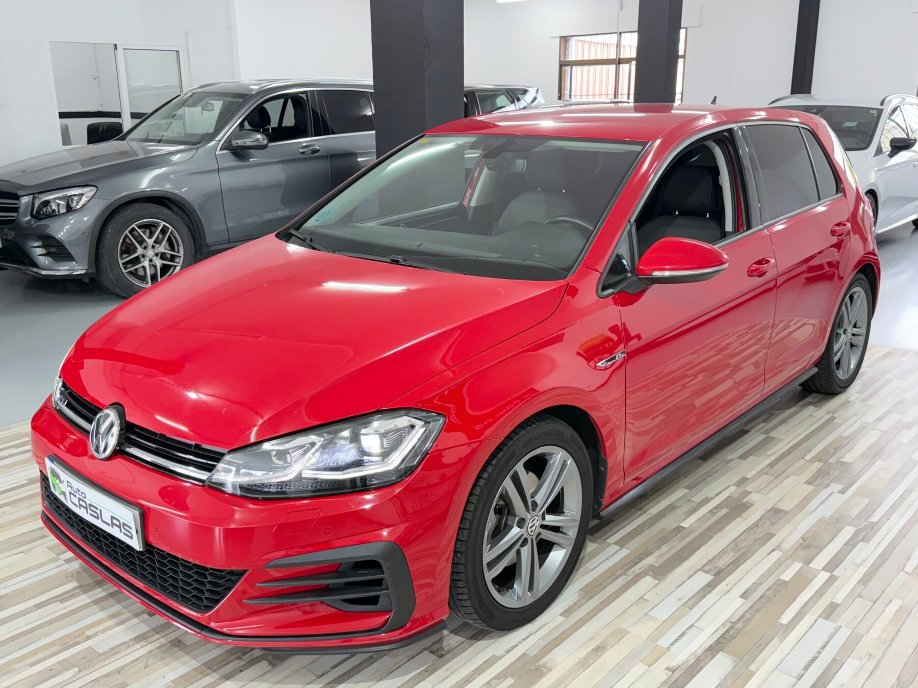 VOLKSWAGEN Golf 2.0 TDI R LINE