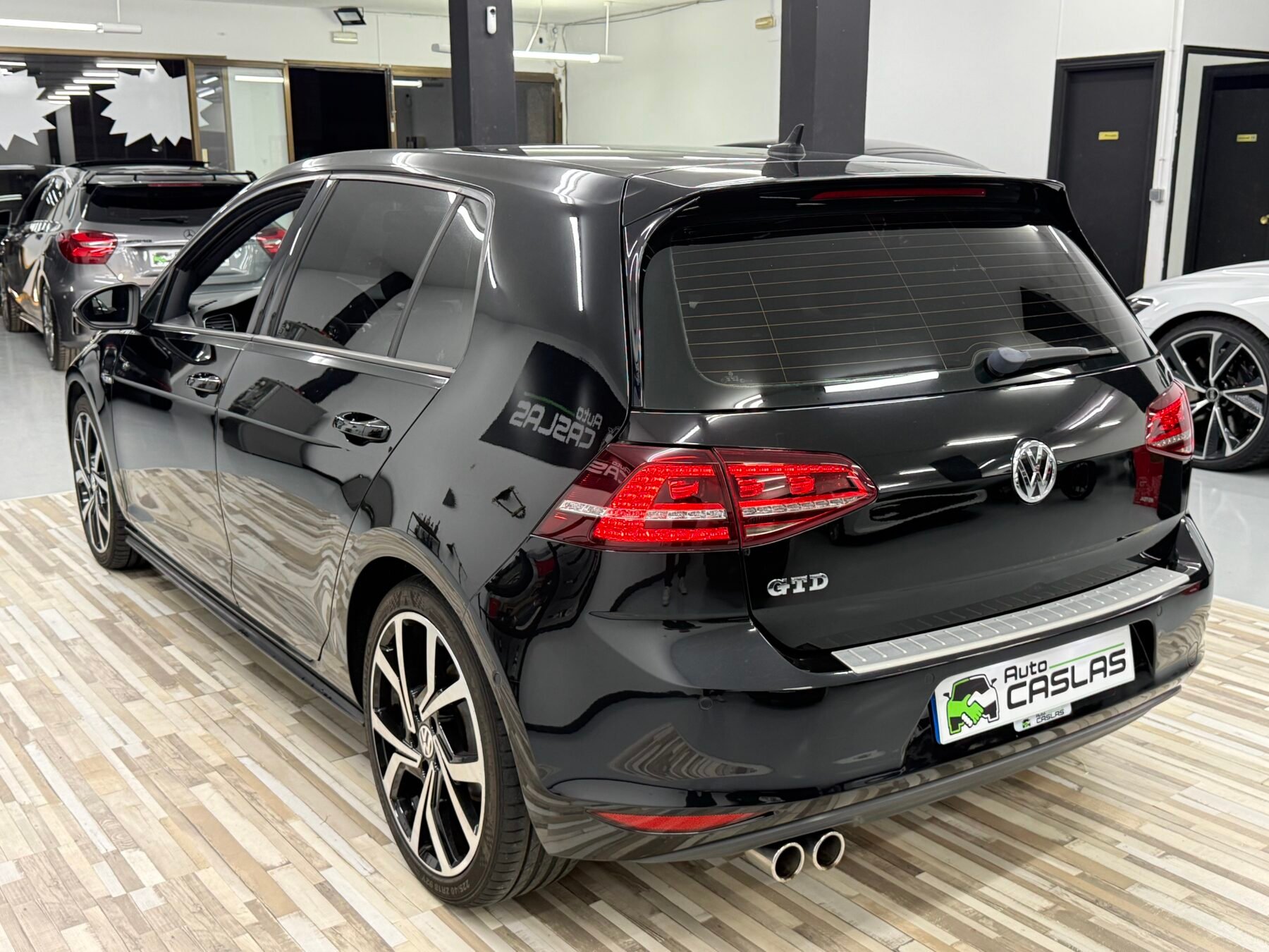 VOLKSWAGEN Golf GTD 