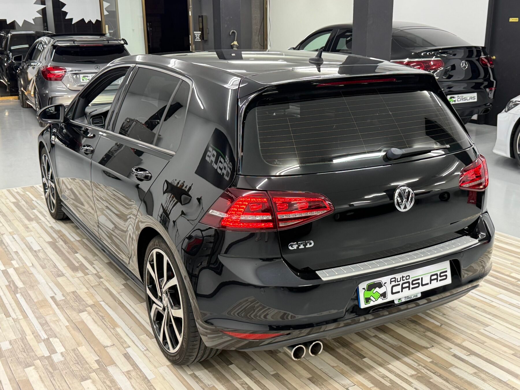 VOLKSWAGEN Golf GTD 