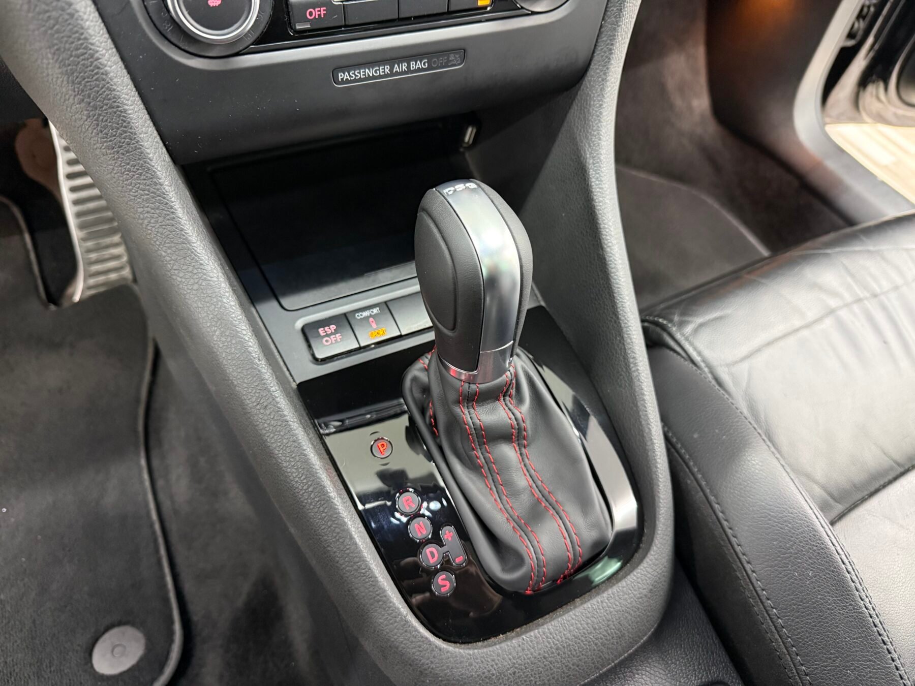 VOLKSWAGEN Golf GTI VI DSG