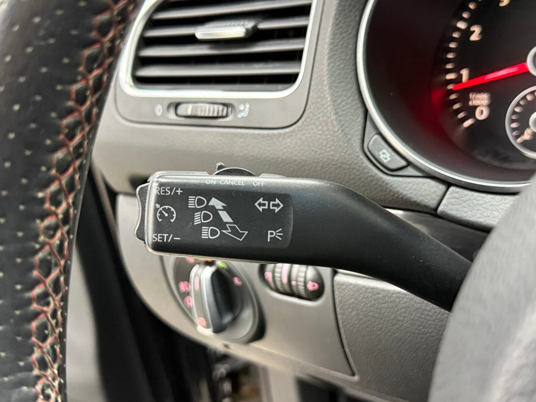 VOLKSWAGEN Golf GTI VI DSG