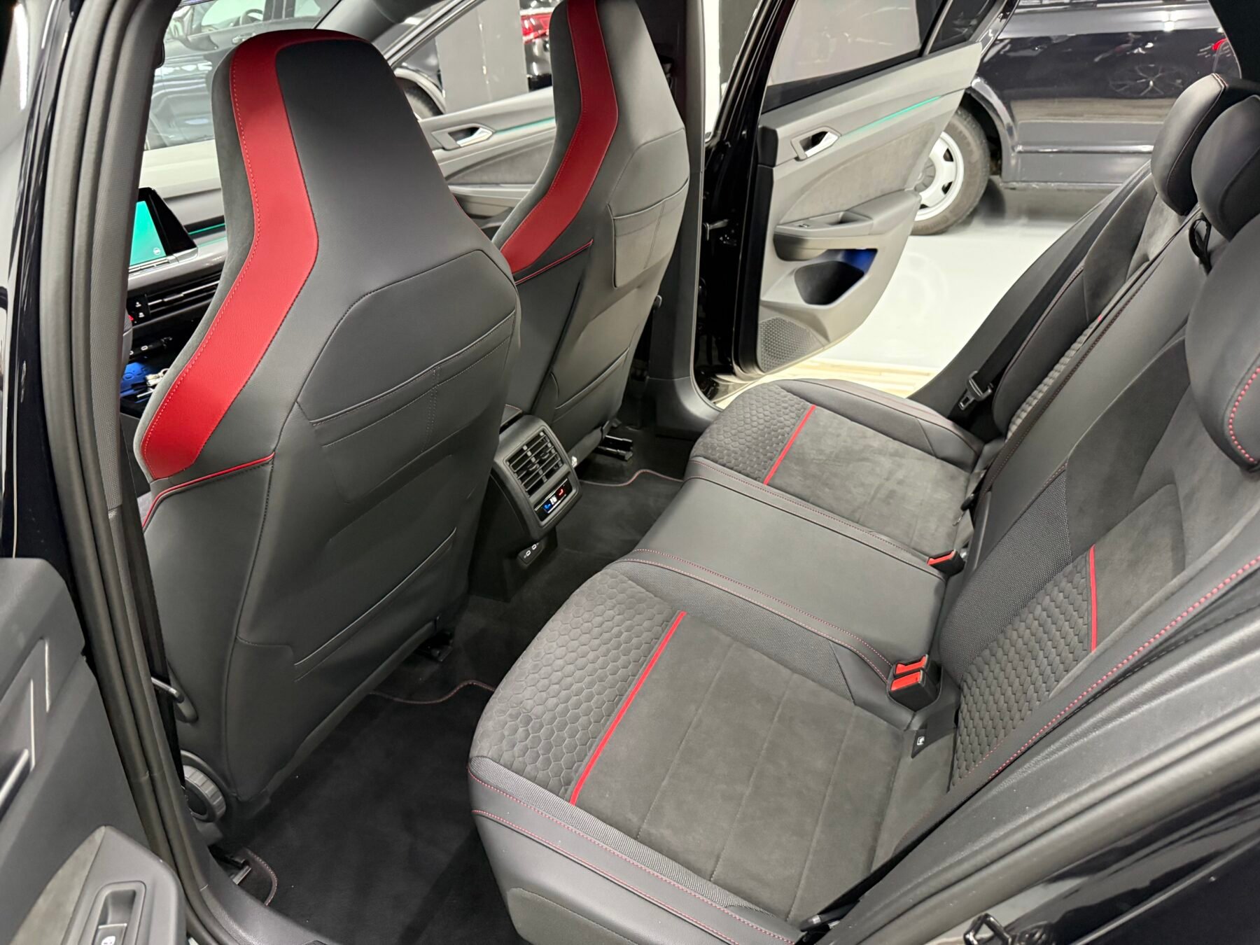 VOLKSWAGEN Golf GTI 8 CLUBSPORT