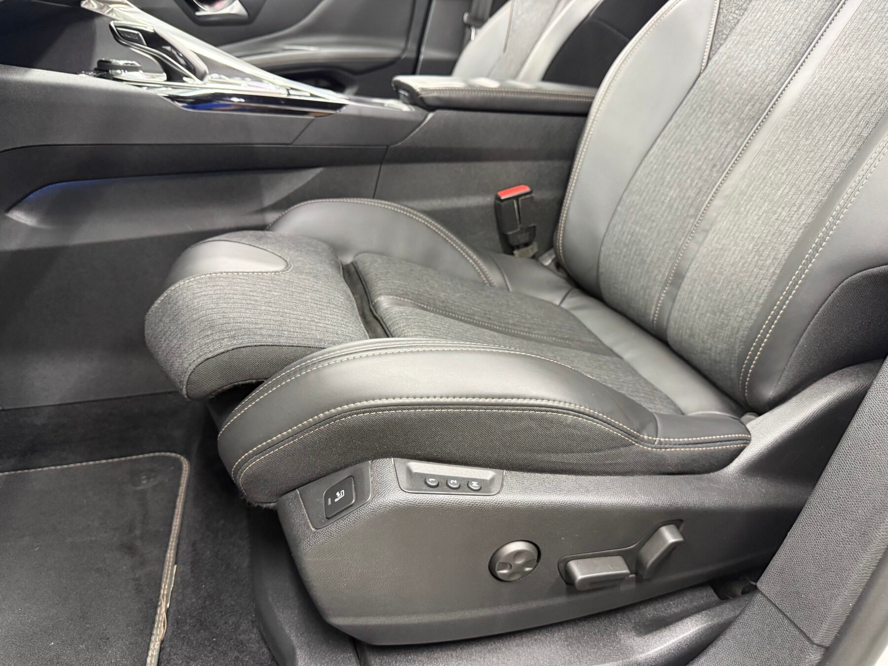 PEUGEOT 3008 1.5 HDi GT LINE 