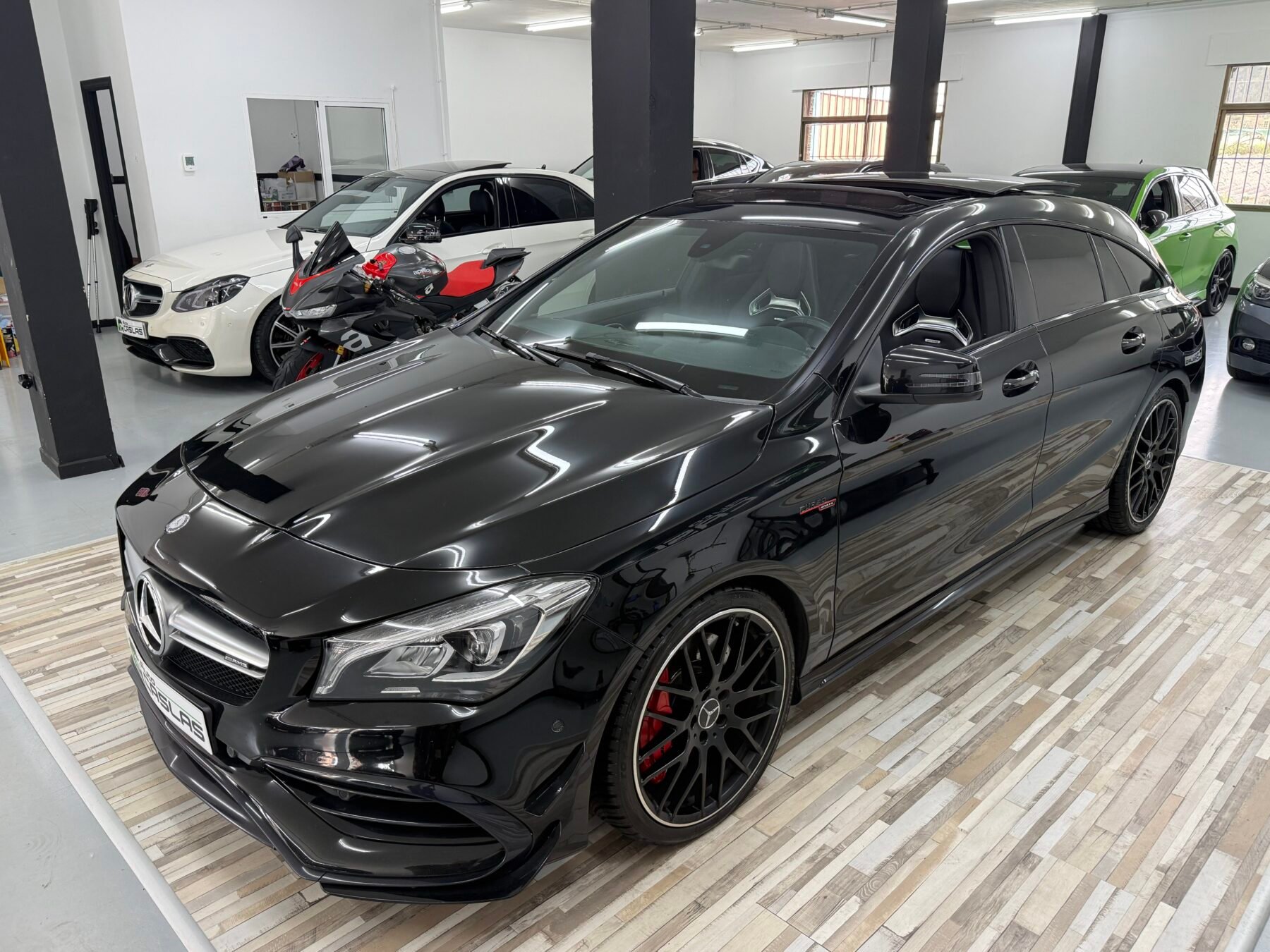 MERCEDES-BENZ CLA CLA 45 AMG Shooting Break