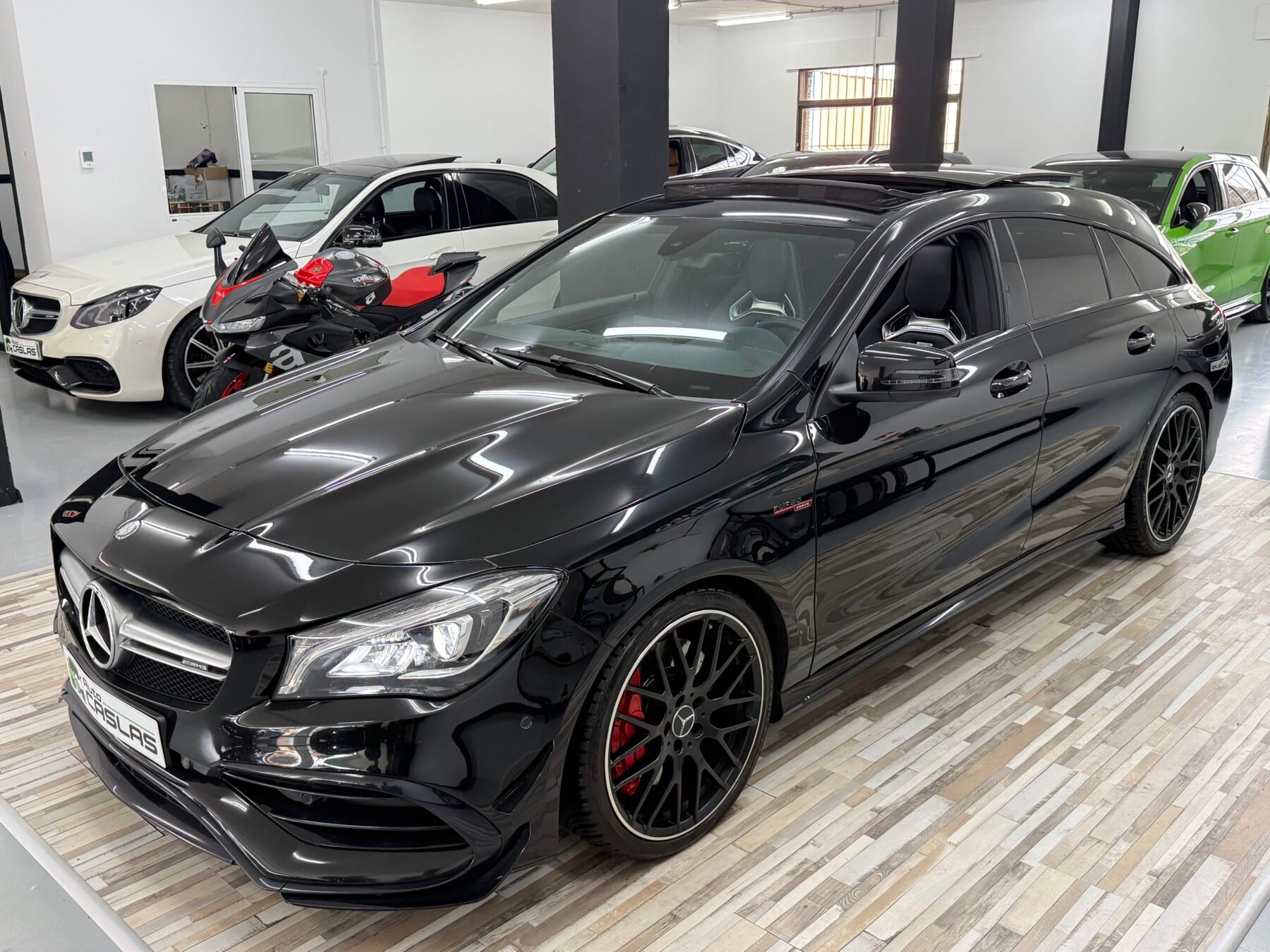 MERCEDES-BENZ CLA CLA 45 AMG Shooting Break