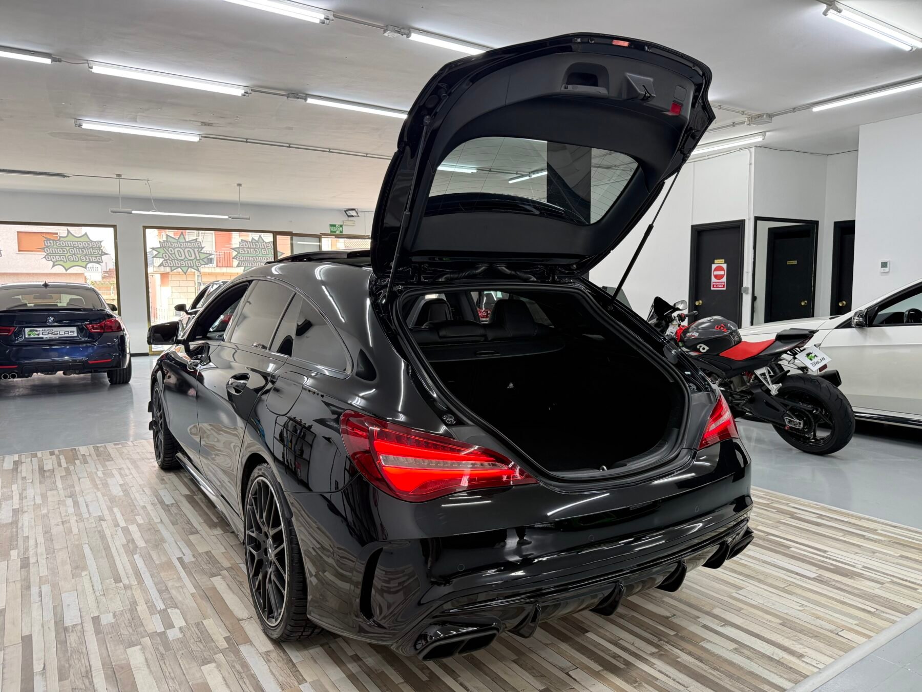 MERCEDES-BENZ CLA CLA 45 AMG Shooting Break