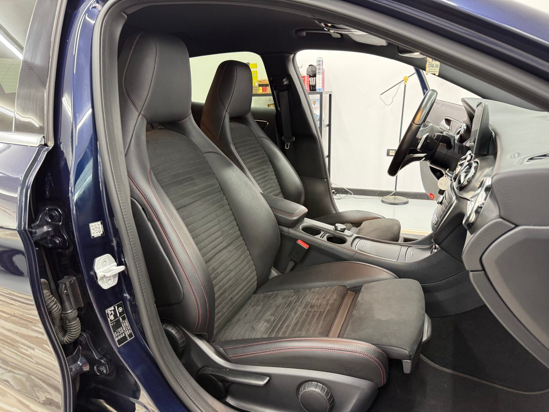 MERCEDES-BENZ GLA 200d AMG