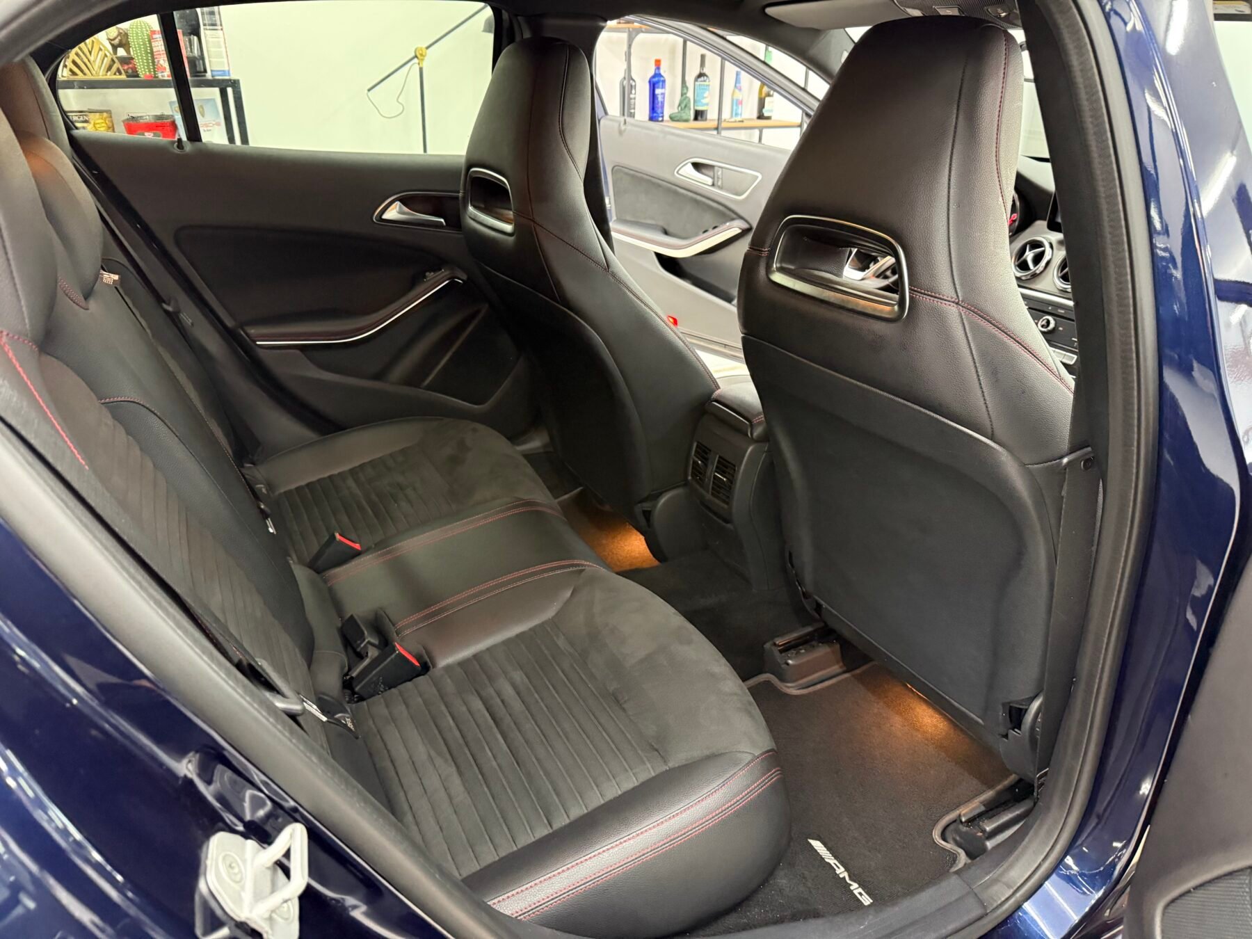 MERCEDES-BENZ GLA 200d AMG