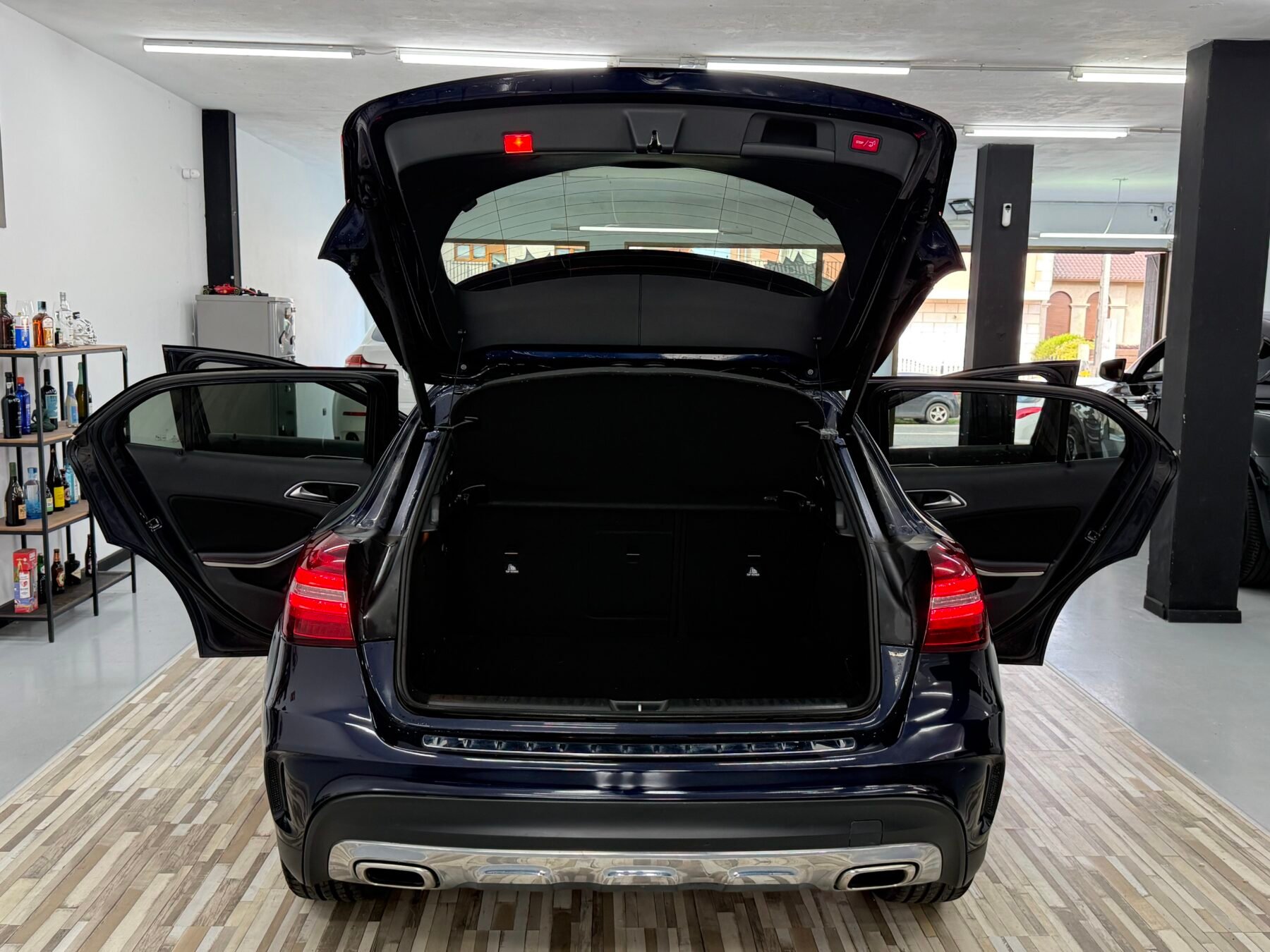 MERCEDES-BENZ GLA 200d AMG