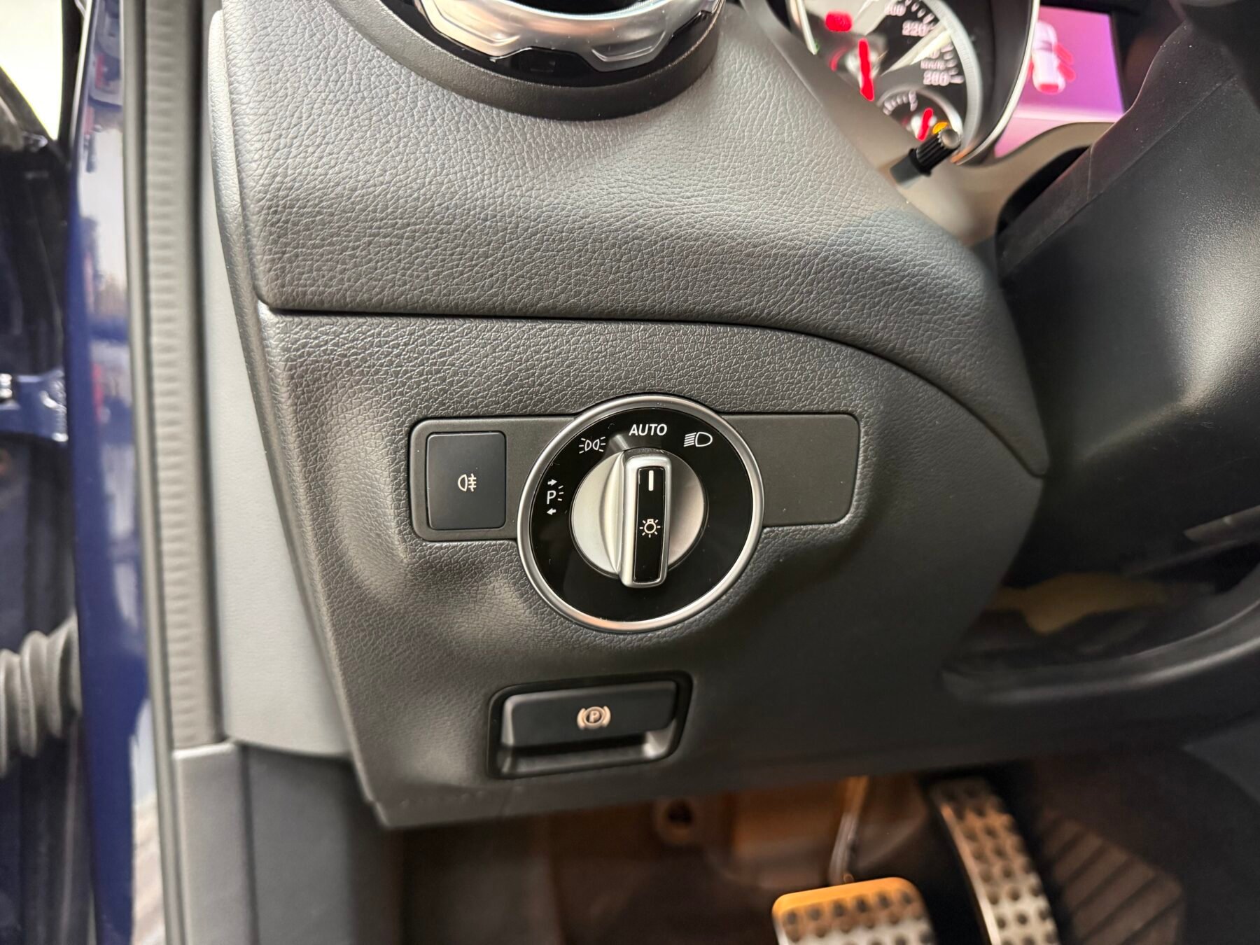 MERCEDES-BENZ GLA 200d AMG