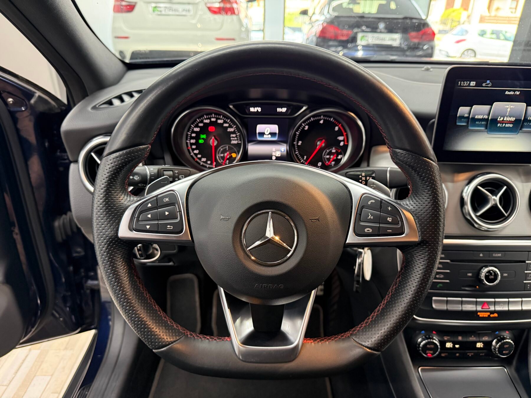 MERCEDES-BENZ GLA 200d AMG