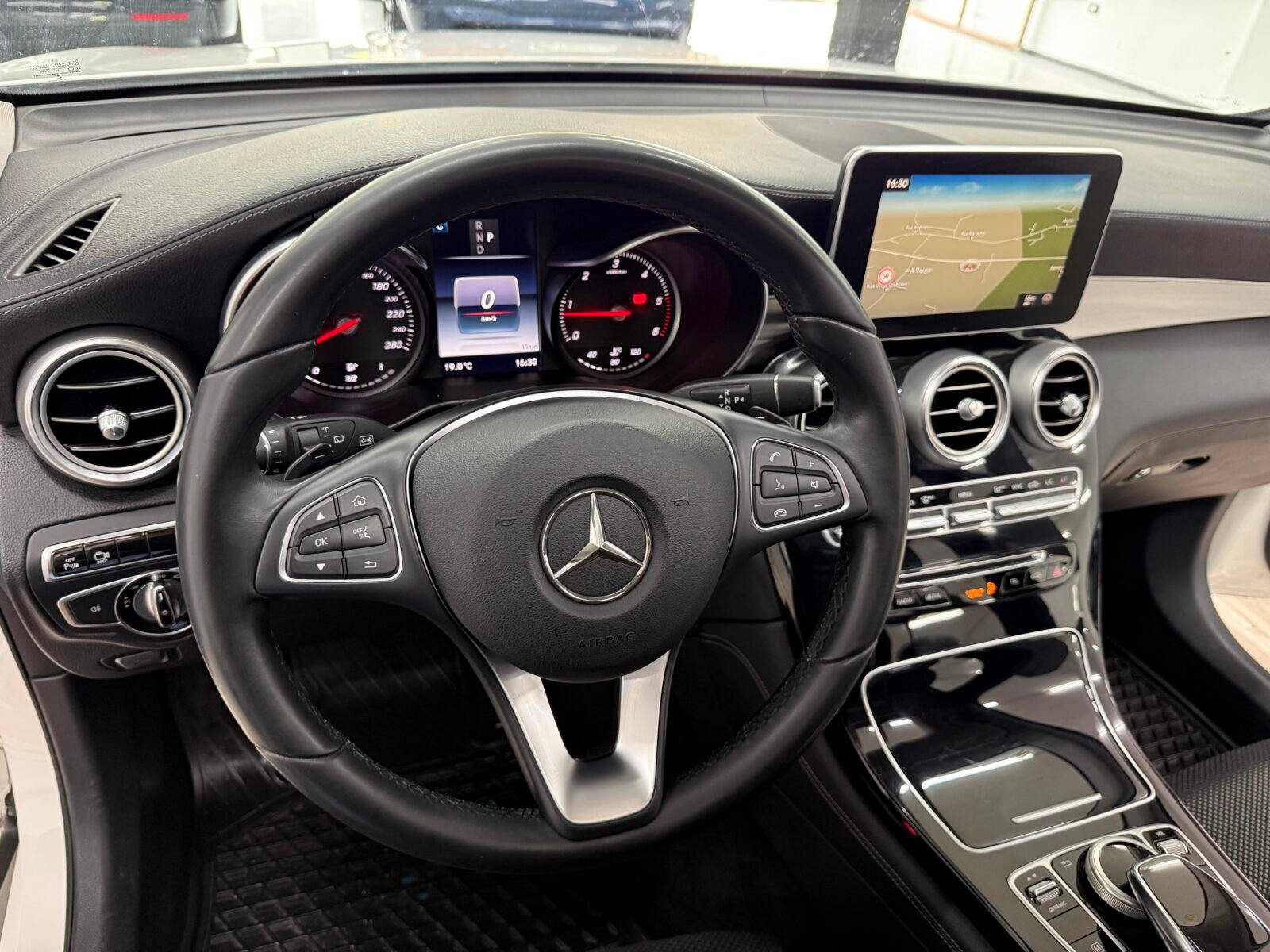 MERCEDES-BENZ GLC 220d 4MATIC