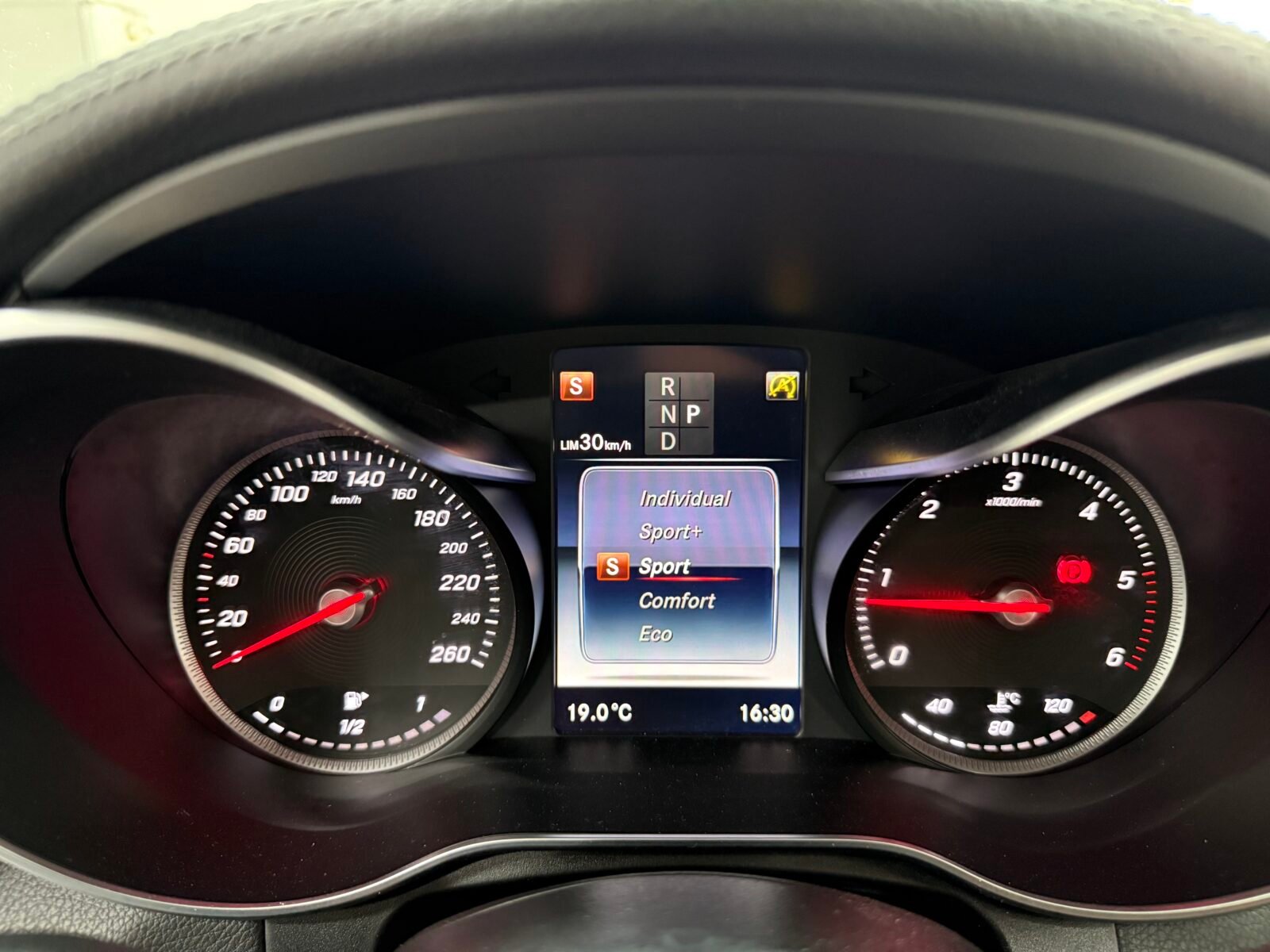 MERCEDES-BENZ GLC 220d 4MATIC