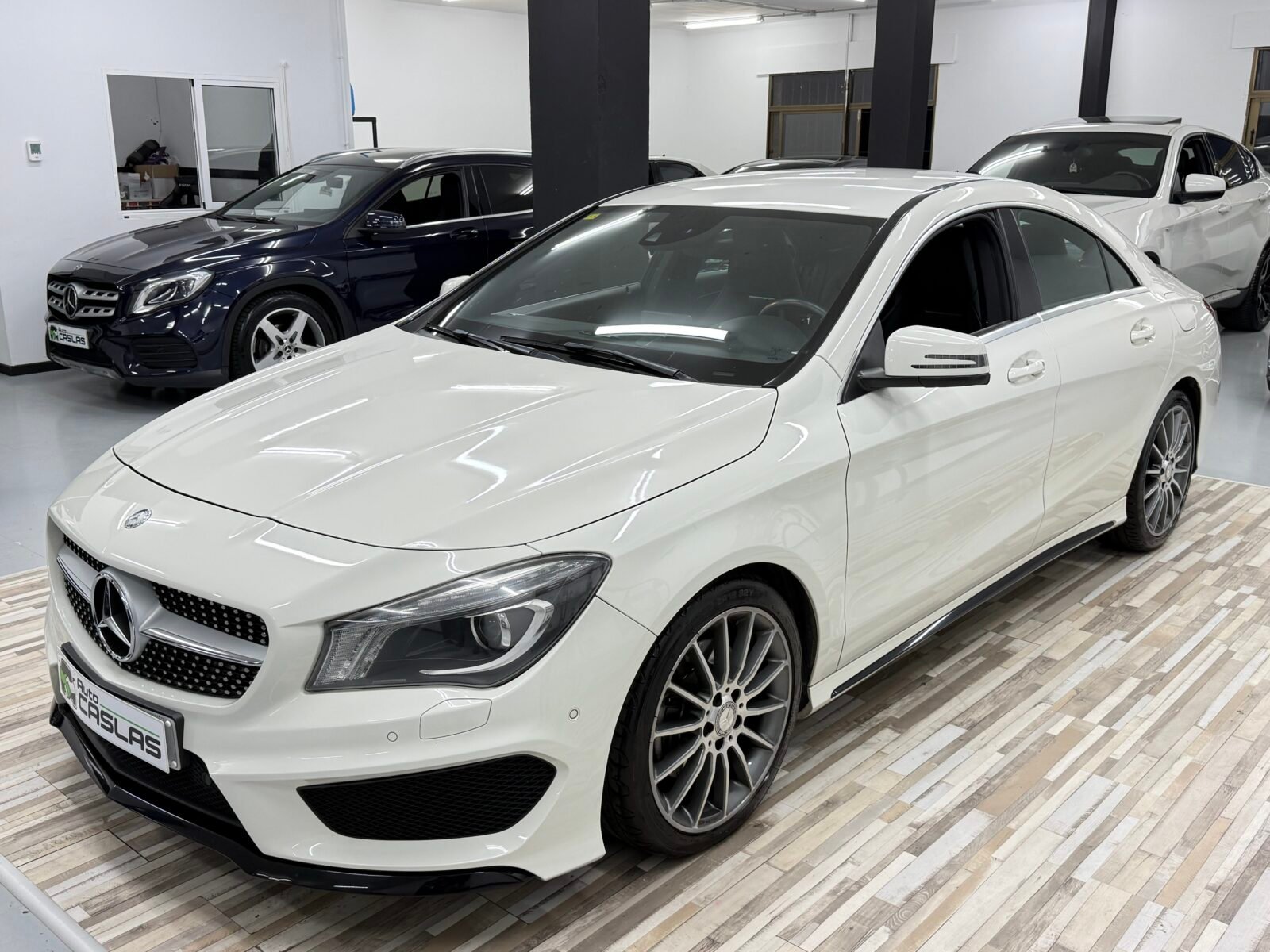 MERCEDES-BENZ CLA 220d AMG 