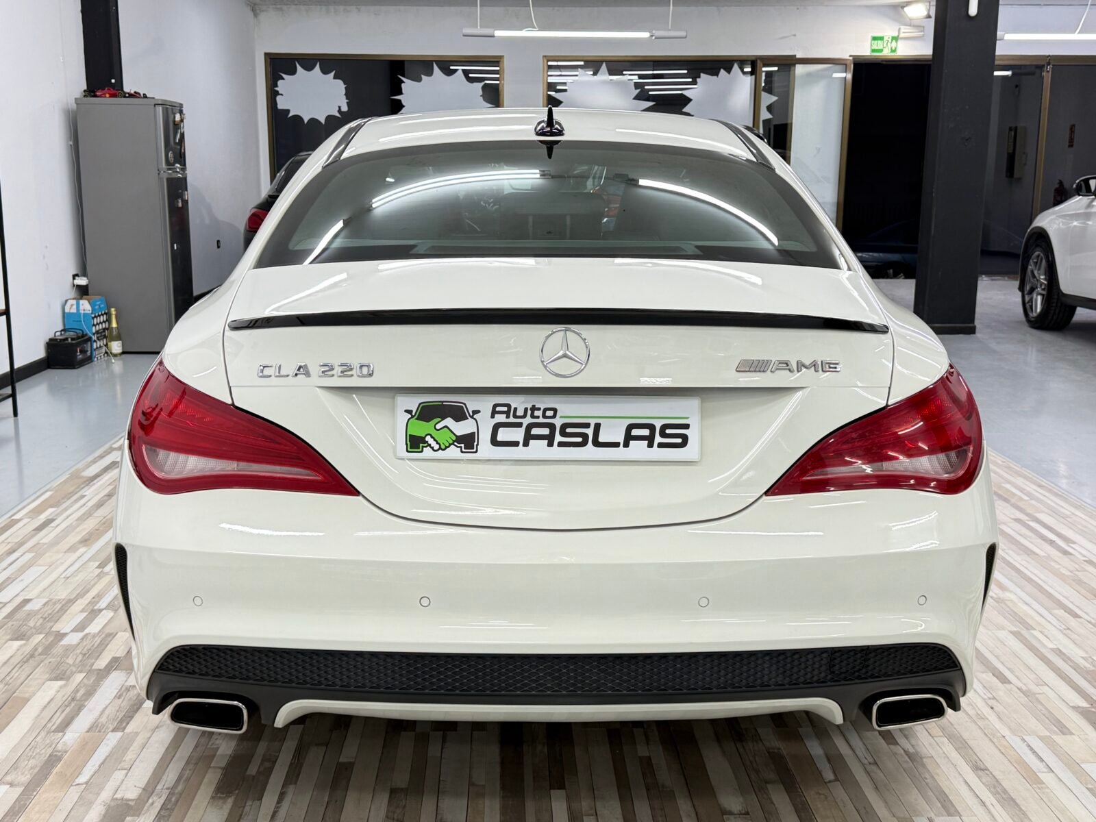 MERCEDES-BENZ CLA 220d AMG 