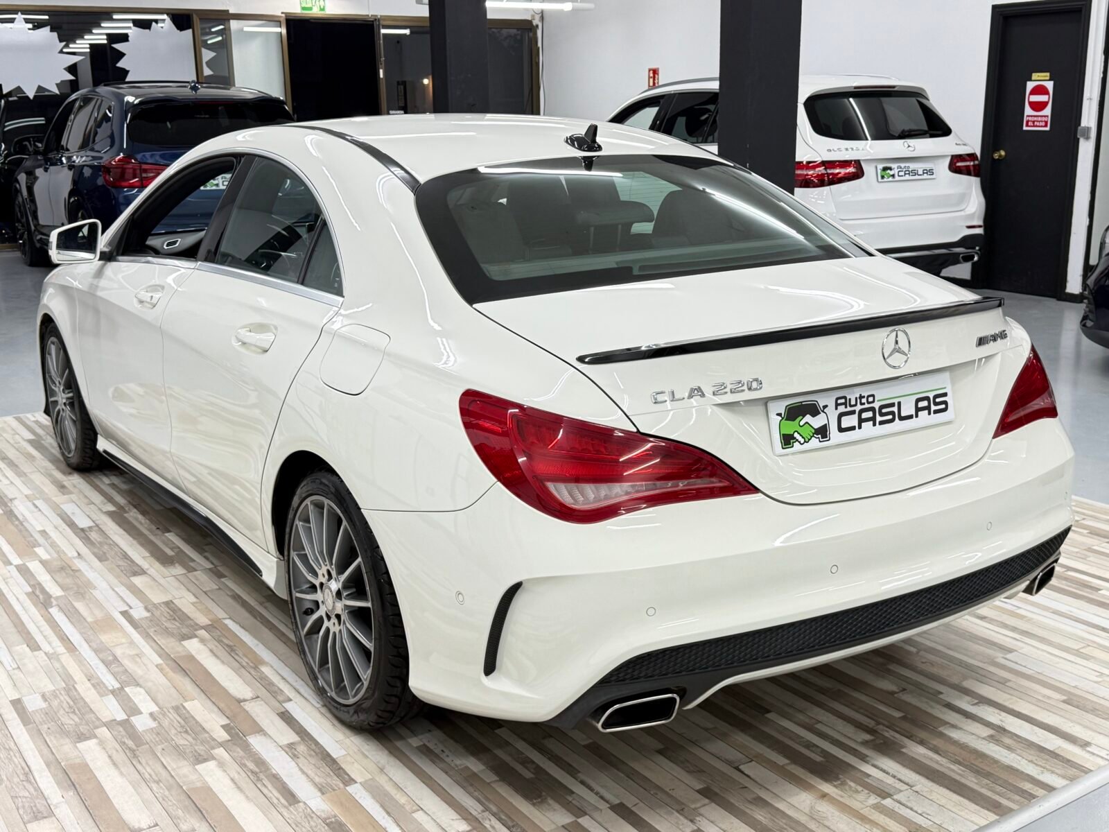 MERCEDES-BENZ CLA 220d AMG 