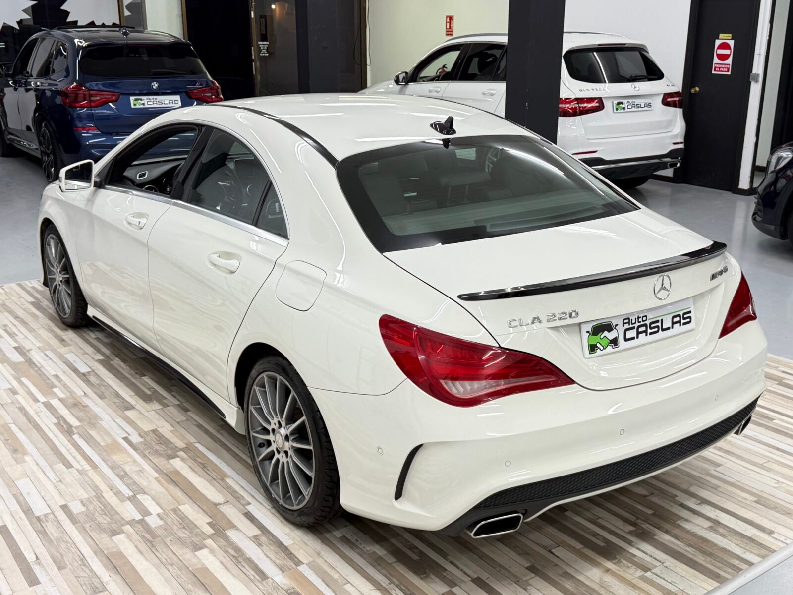 MERCEDES-BENZ CLA 220d AMG 