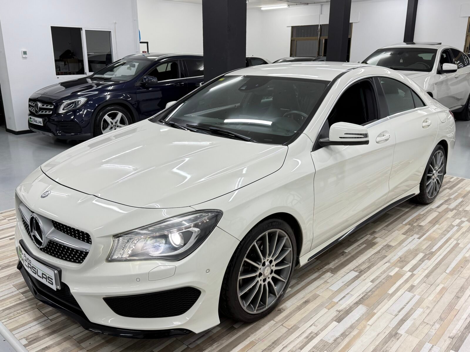 MERCEDES-BENZ CLA 220d AMG 