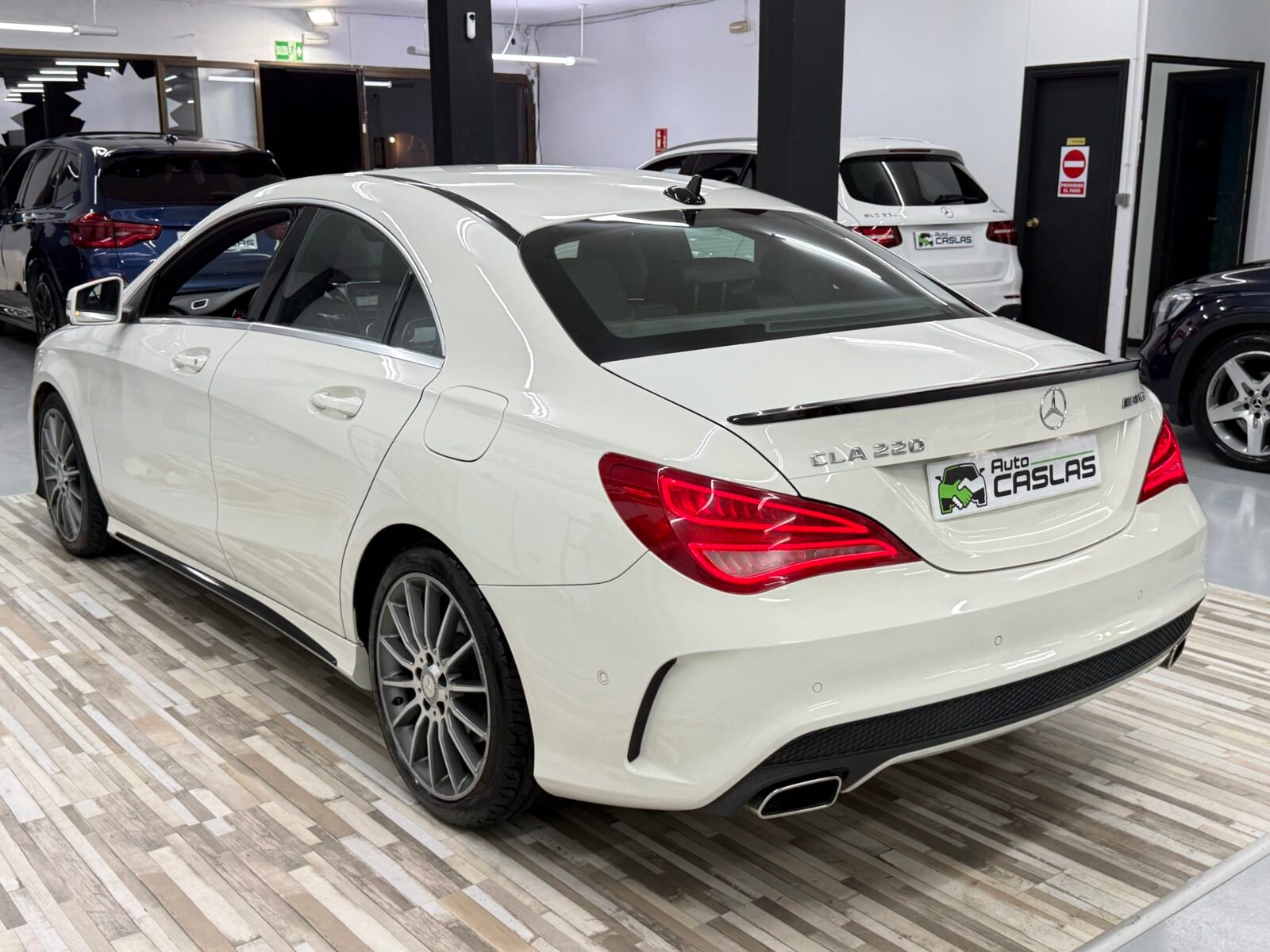MERCEDES-BENZ CLA 220d AMG 