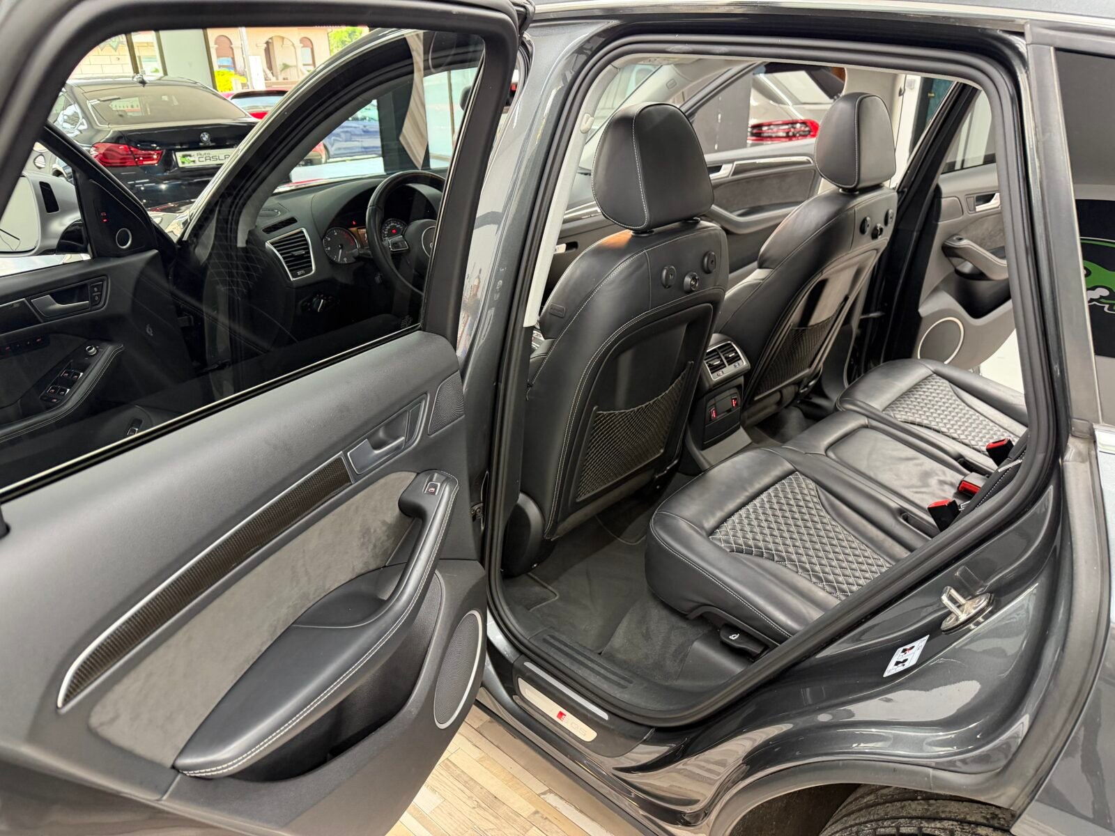 AUDI SQ5 SQ5 PLUS