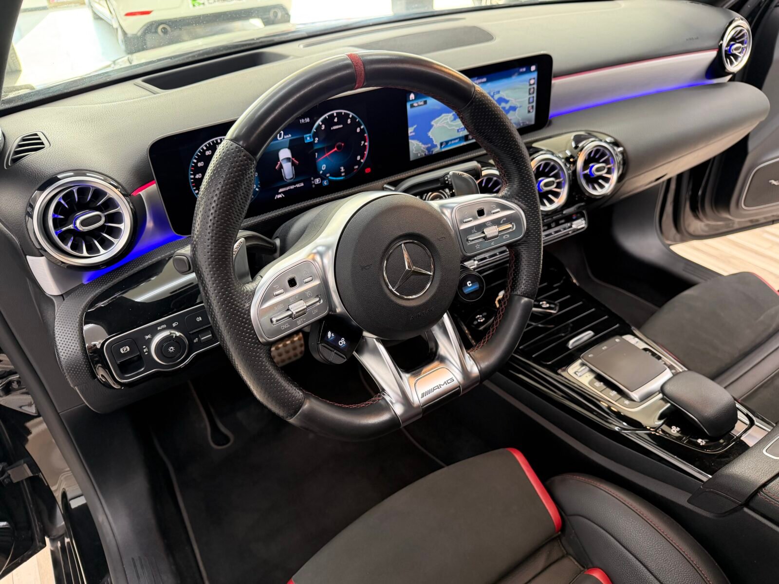 MERCEDES-BENZ Clase A A35 AMG 4MATIC