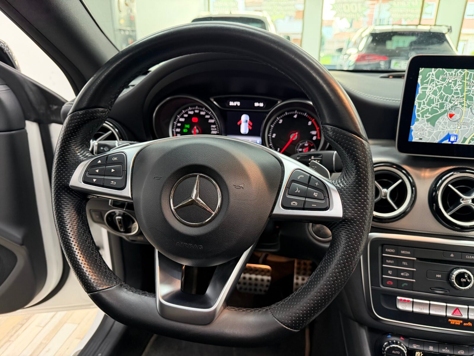 MERCEDES-BENZ CLA Shooting Break