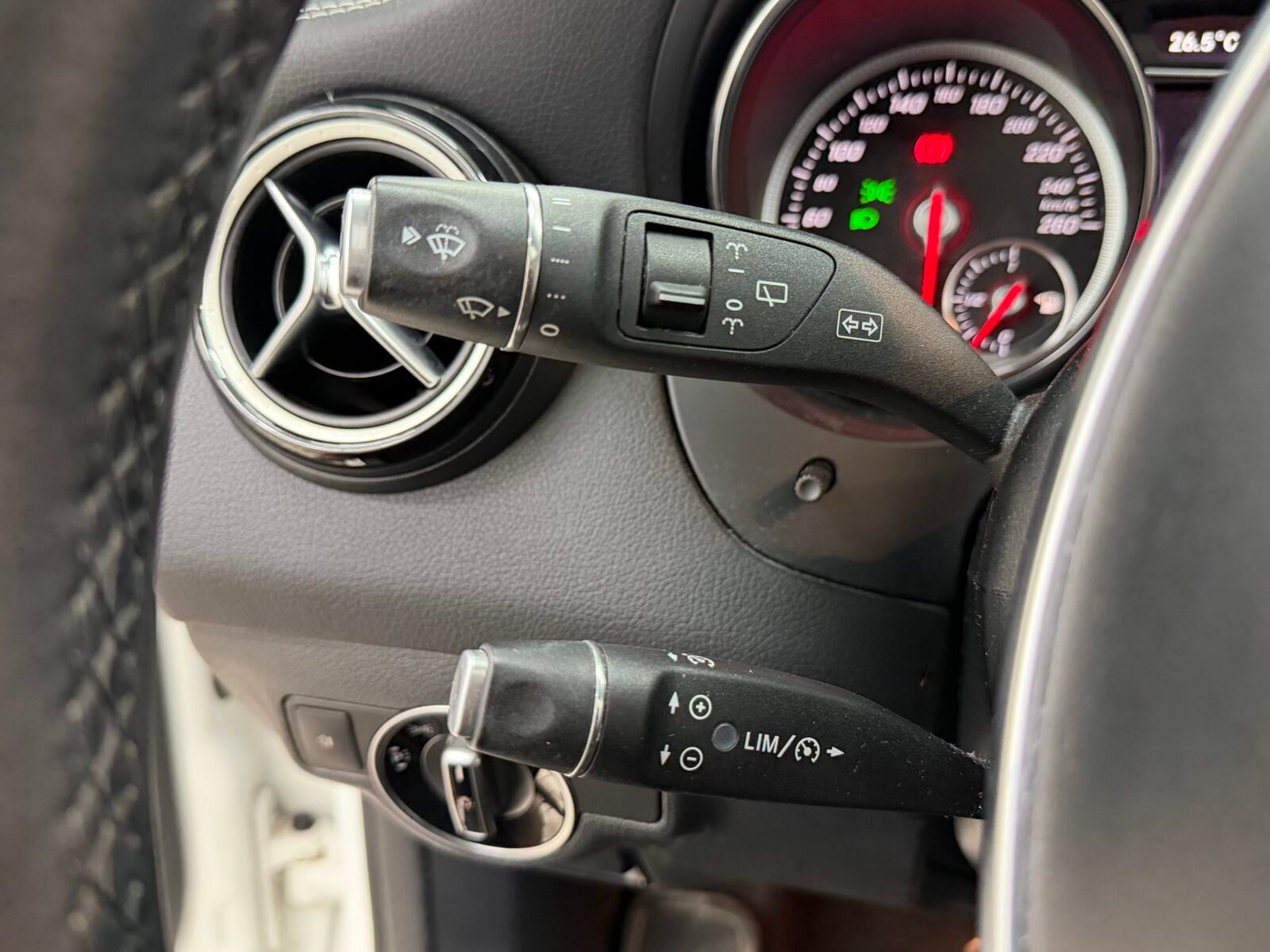 MERCEDES-BENZ CLA Shooting Break