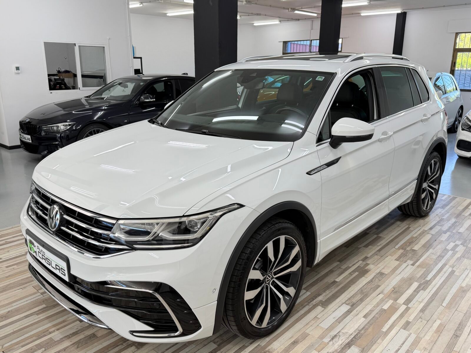 VOLKSWAGEN Tiguan R Line 
