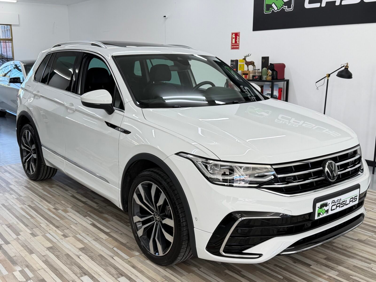 VOLKSWAGEN Tiguan R Line 