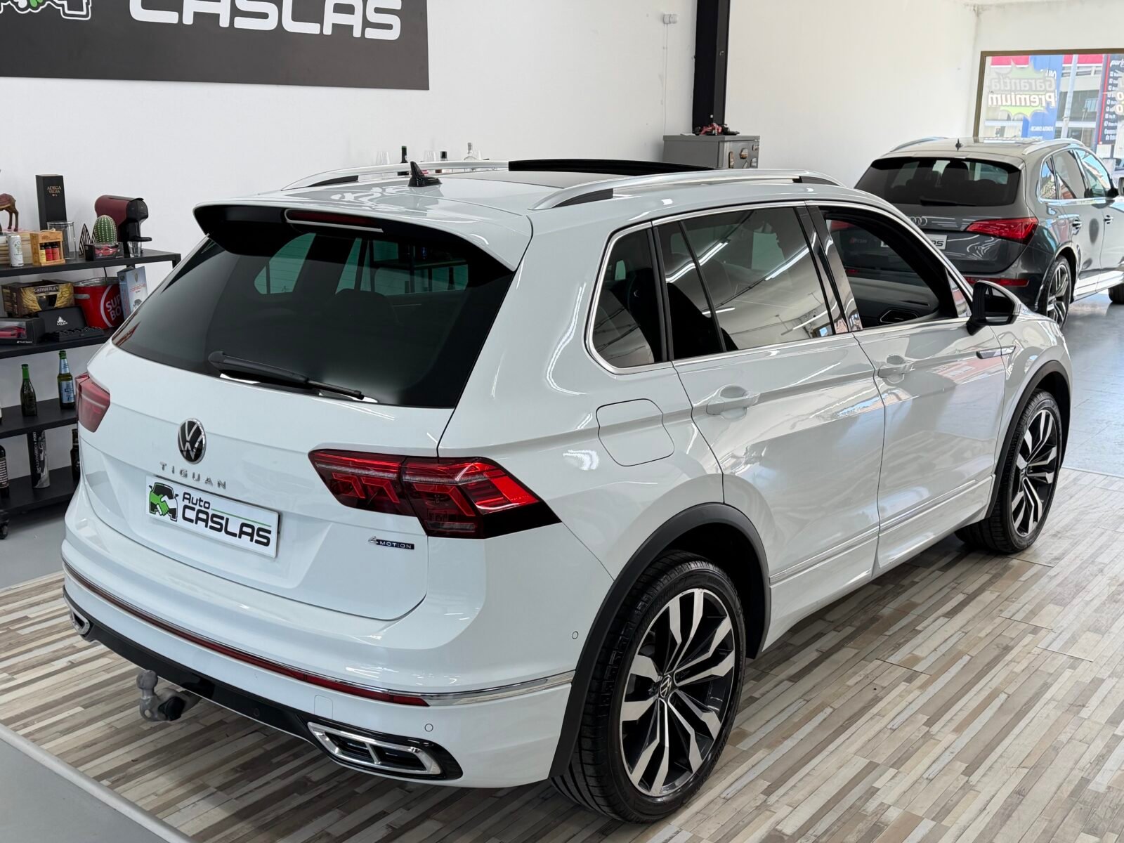 VOLKSWAGEN Tiguan R Line 