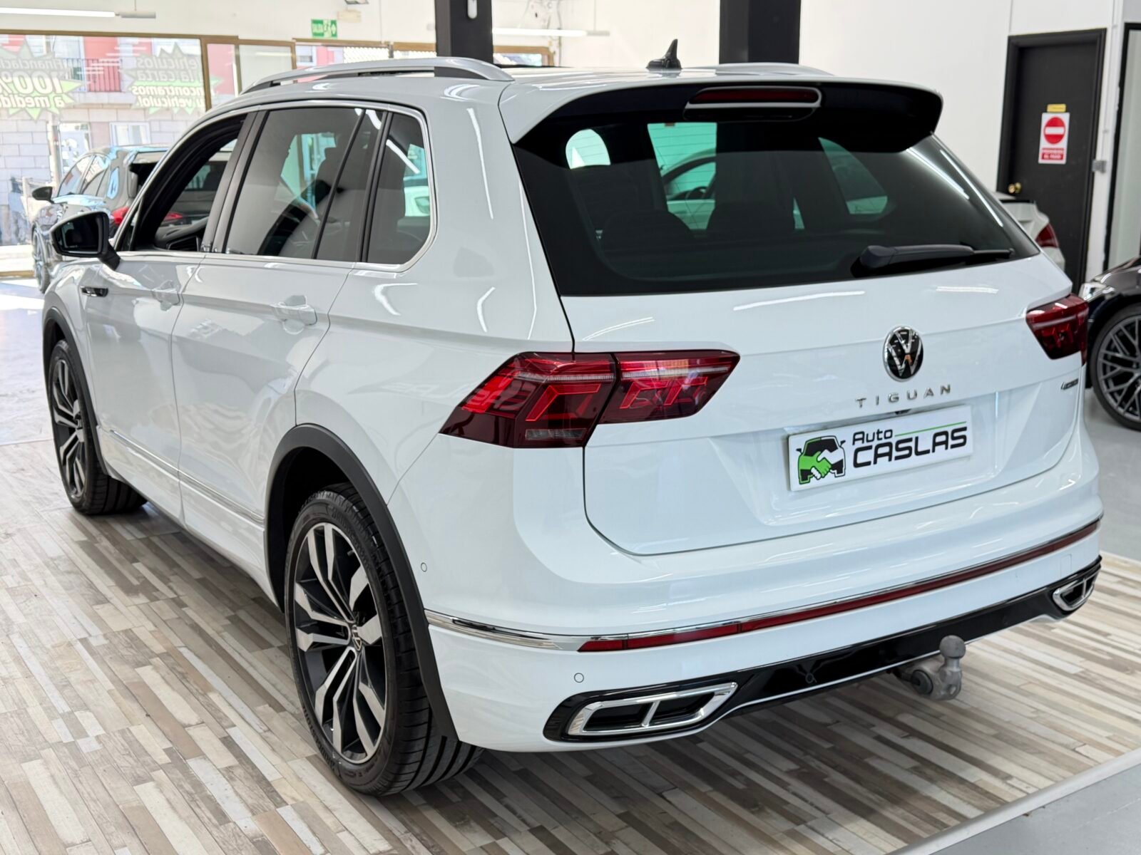 VOLKSWAGEN Tiguan R Line 