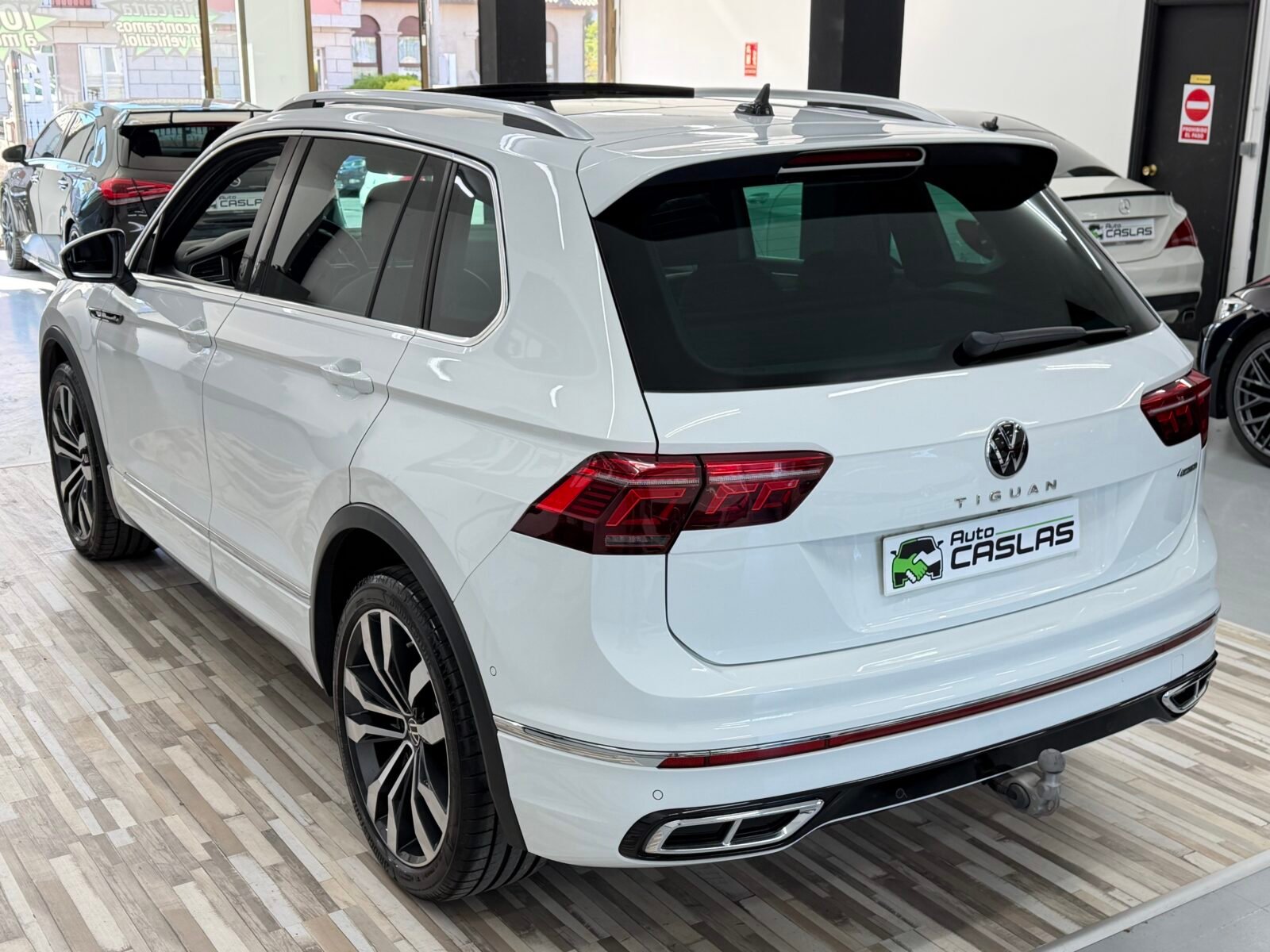 VOLKSWAGEN Tiguan R Line 