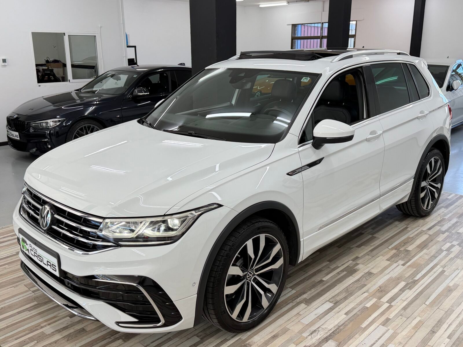 VOLKSWAGEN Tiguan R Line 