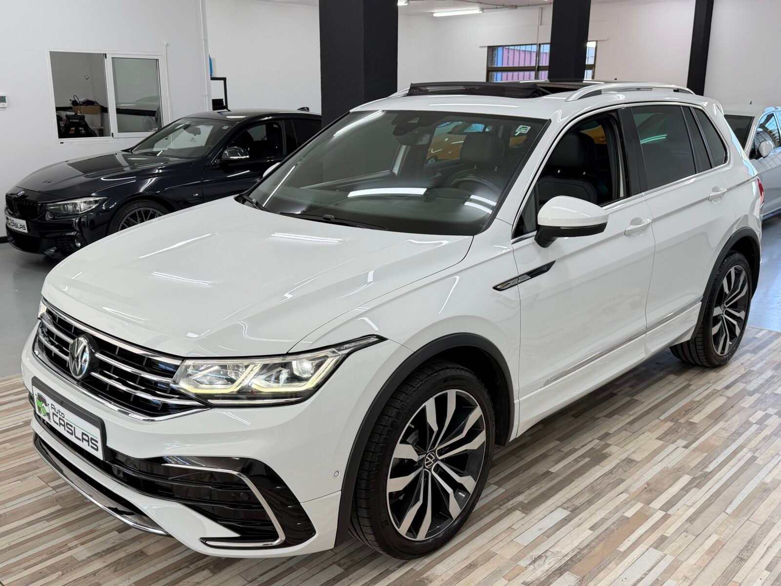 VOLKSWAGEN Tiguan R Line 