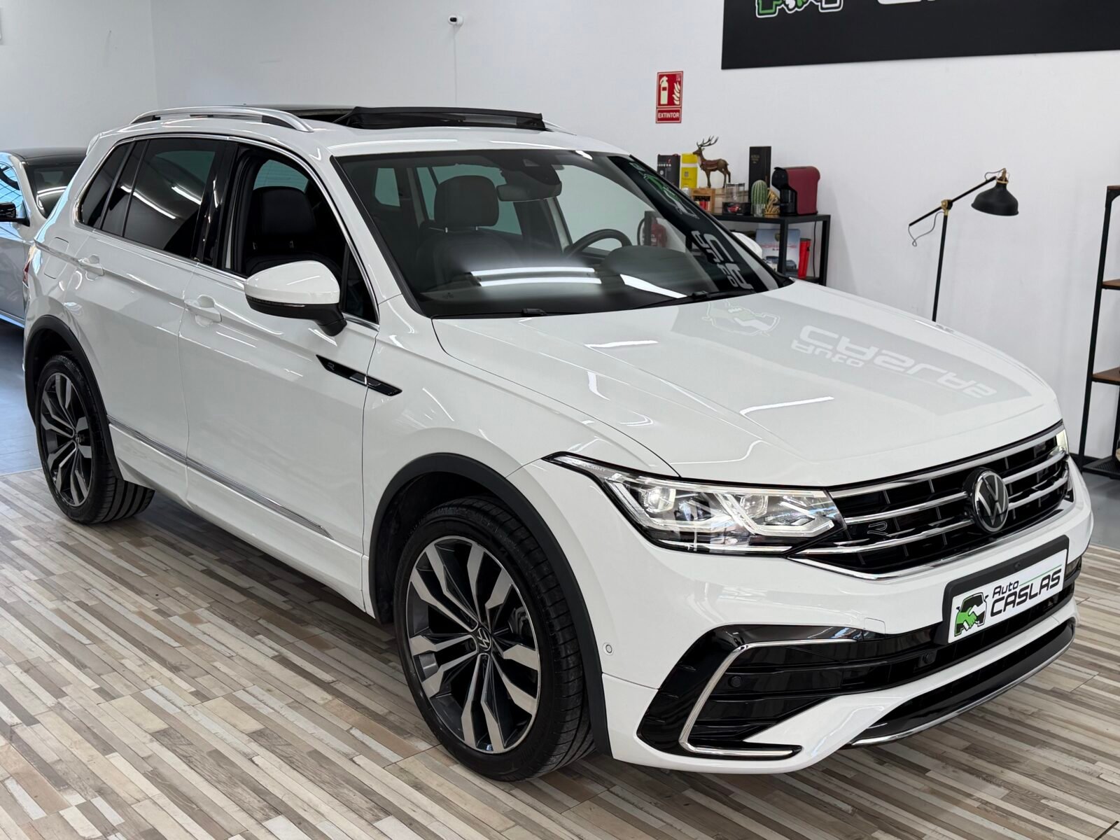VOLKSWAGEN Tiguan R Line 