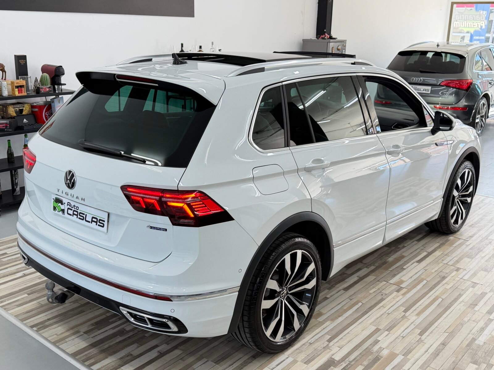 VOLKSWAGEN Tiguan R Line 