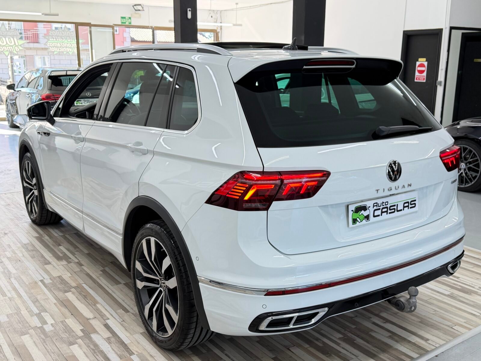 VOLKSWAGEN Tiguan R Line 