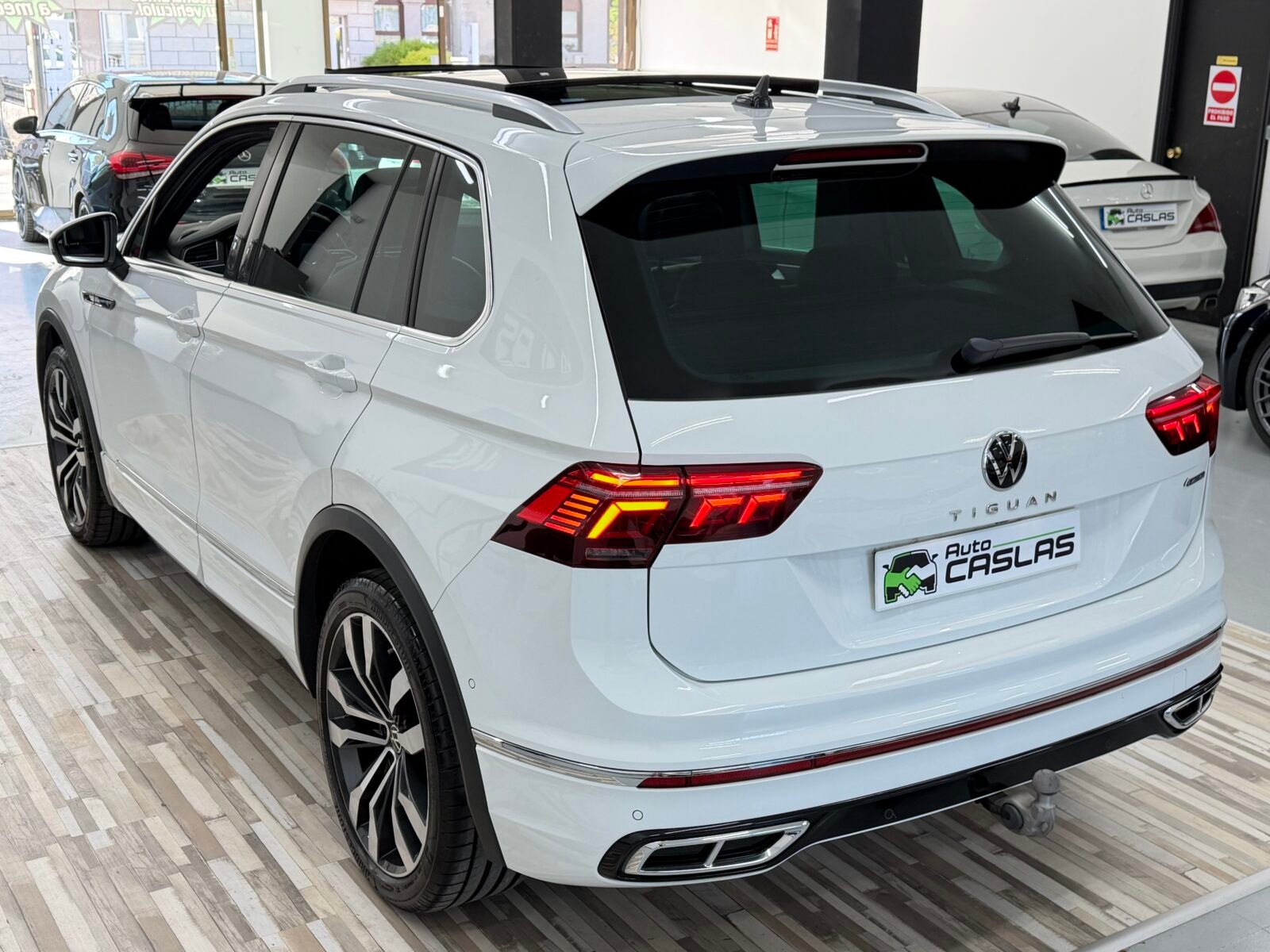 VOLKSWAGEN Tiguan R Line 