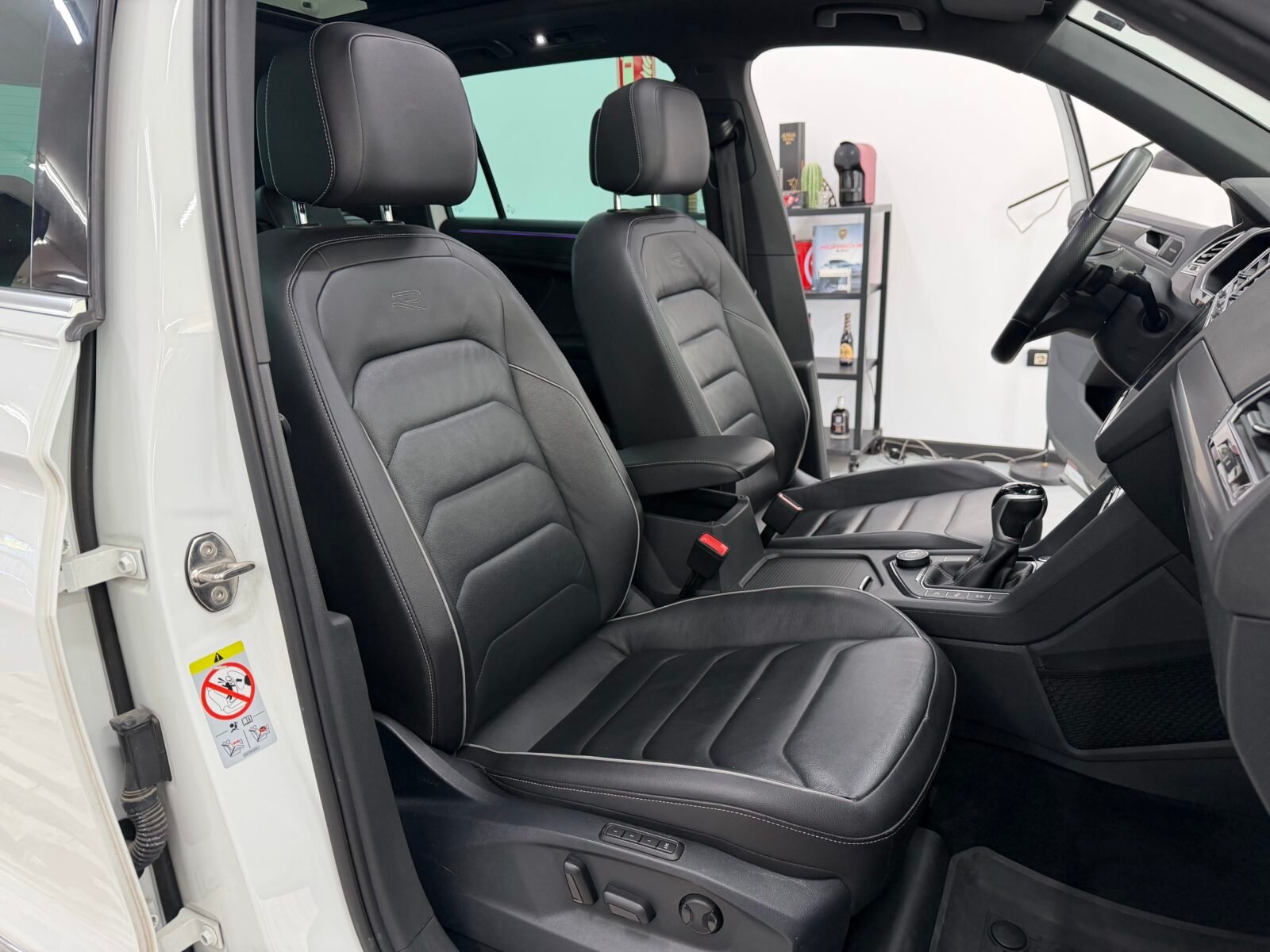 VOLKSWAGEN Tiguan R Line 