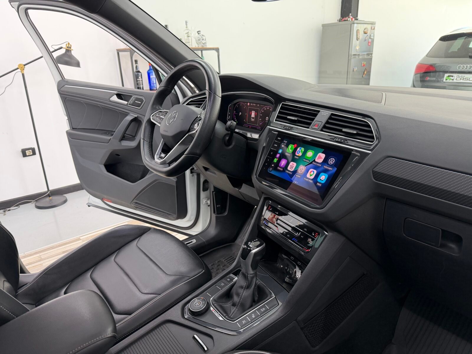 VOLKSWAGEN Tiguan R Line 