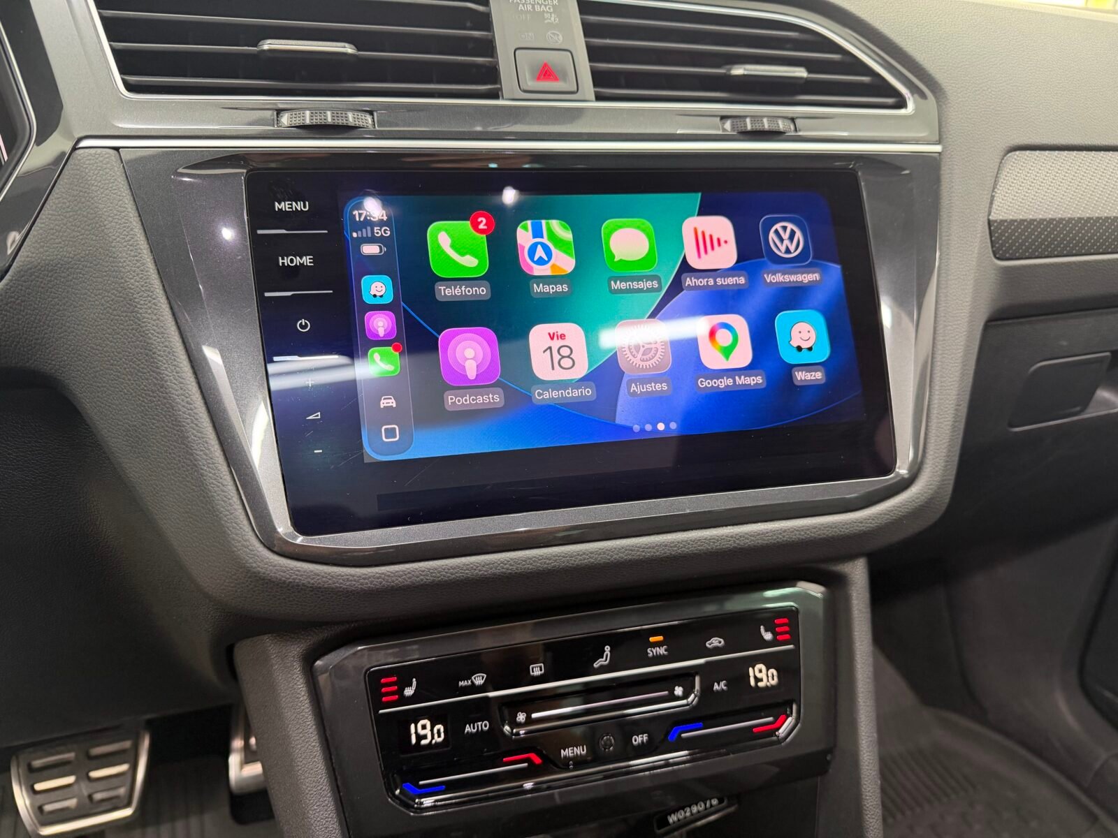 VOLKSWAGEN Tiguan R Line 