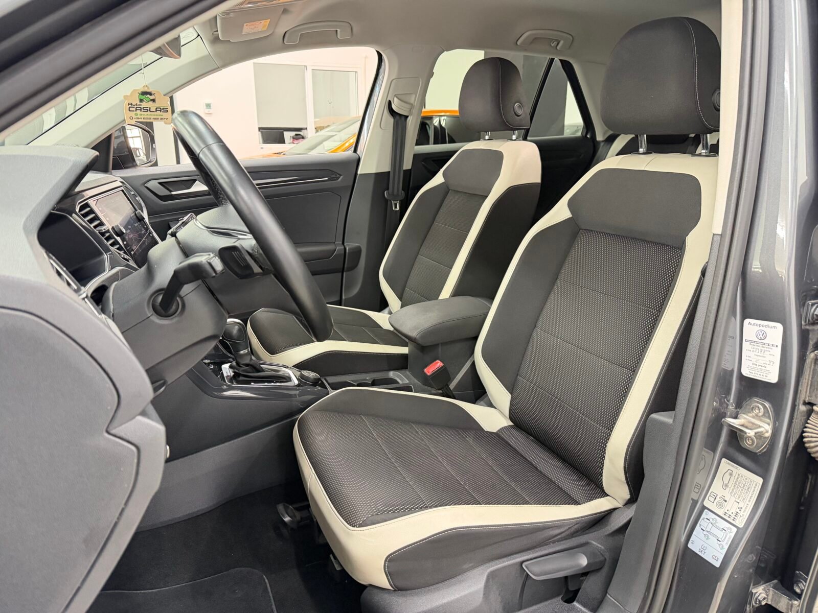 VOLKSWAGEN T-ROC Sport