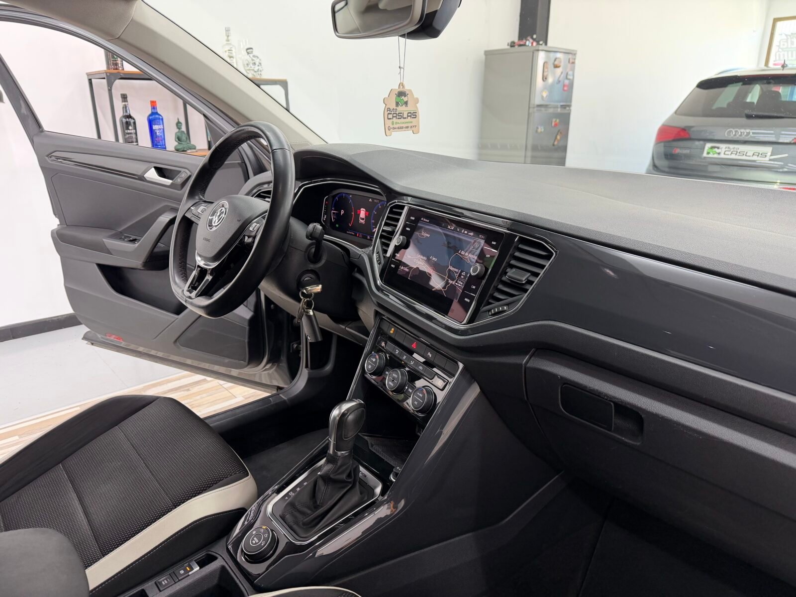 VOLKSWAGEN T-ROC Sport