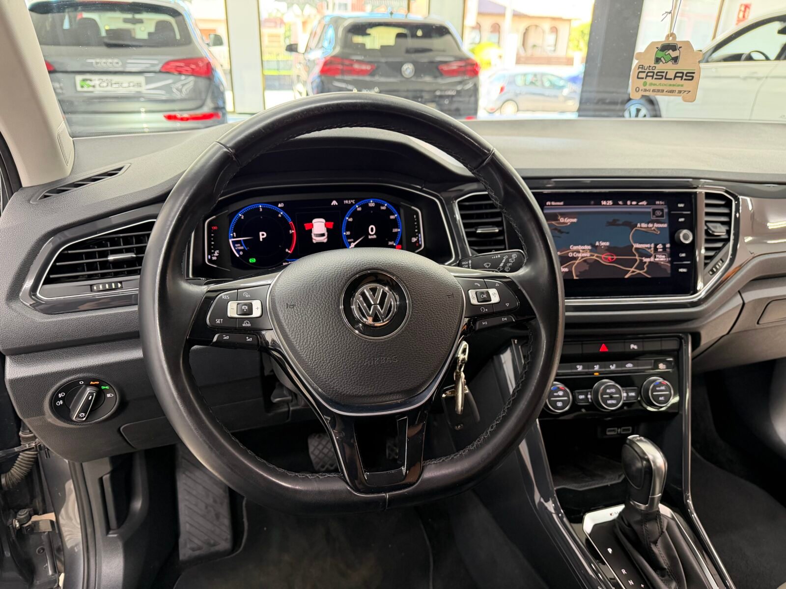 VOLKSWAGEN T-ROC Sport